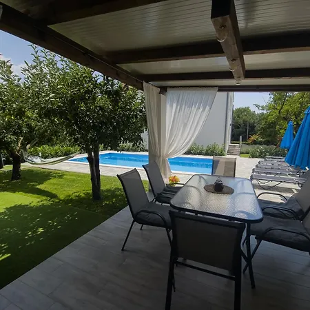 Villa Hedera Drnis