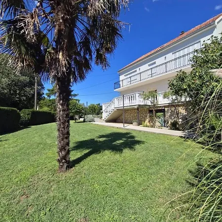 Hedera Villa